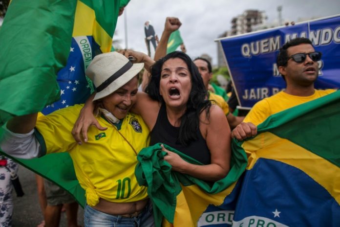 Bolsonaro y Haddad en carrera por 2a vuelta de presidenciales en Brasil