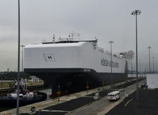 Canal de Panamá bate récord de carga pese a guerra comercial entre EEUU y China