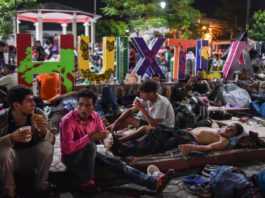 Caravana de migrantes hondureños recobra fuerzas en México en su ruta hacia EEUU