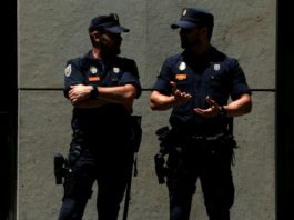 Comienza juicio al joven brasileño que asesinó a cuatro familiares en España