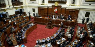 Congreso retira propuesta de eliminar temas parlamentarios de referendo en Perú