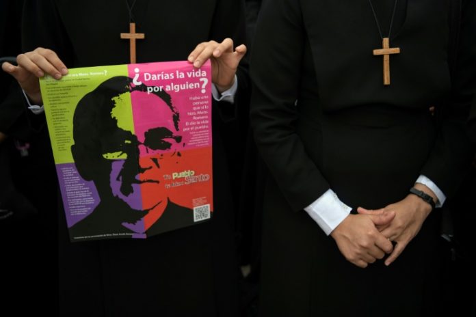 Iglesia salvadoreña pide perdón por ataques a monseñor Romero