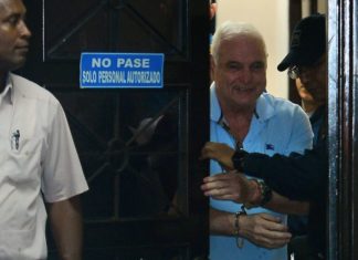 Justicia panameña vuelve a negar prisión domiciliaria a expresidente Martinelli