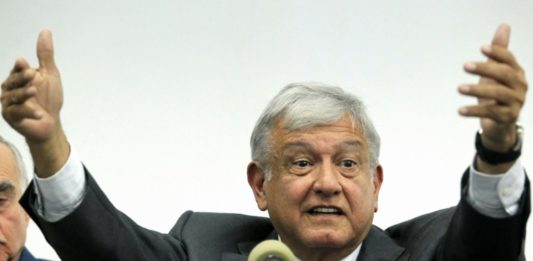 López Obrador defiende cancelación de millonario proyecto de aeropuerto de México