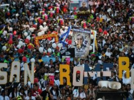 Salvadoreños ya celebran canonización de monseñor Romero