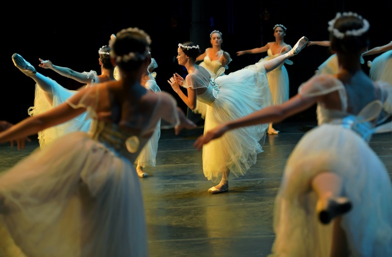Tras una larga pausa, el Ballet de Rio volvió al escenario