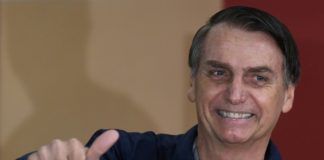 Ultraderechista Bolsonaro gana elección pero deberá ir a segunda vuelta en Brasil