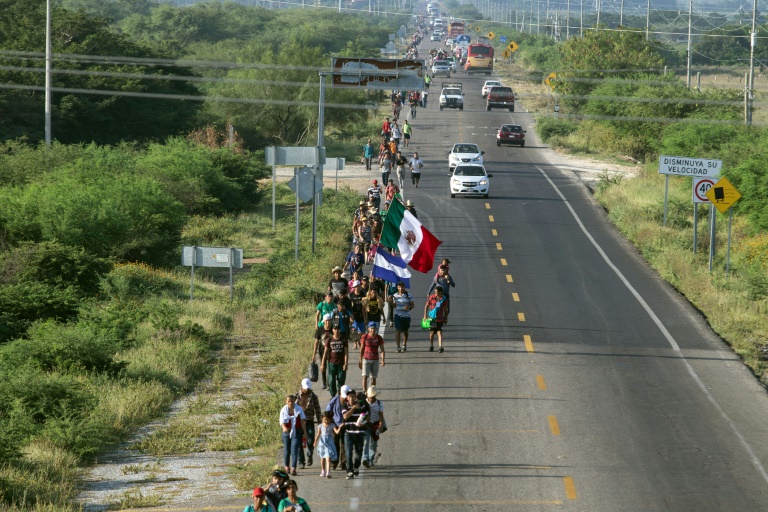 Caravana migrante toma peligrosa ruta de México donde opera el crimen organizado