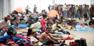 Cientos de migrantes centroamericanos amanecen en capital de México, se espera a miles más