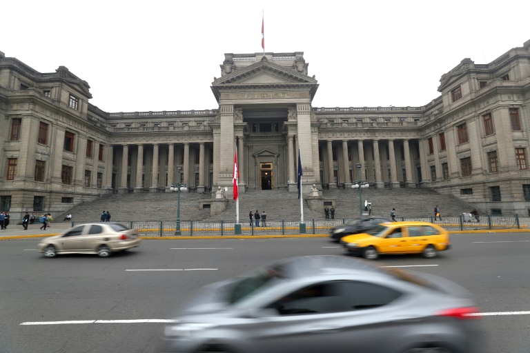 Juez peruano ordena prisión para otro coacusado con Keiko Fujimori