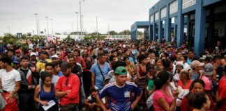 Más de 6.700 venezolanos entran a Perú el último día del plazo para obtener permiso
