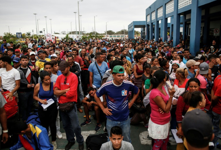 Más de 6.700 venezolanos entran a Perú el último día del plazo para obtener permiso