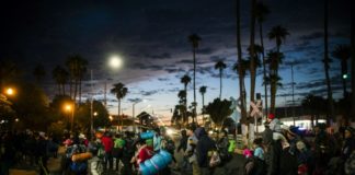 "Se busca obrero": la mexicana Tijuana ofrece empleo a caravana migrante