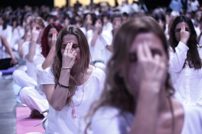 'Yoga por la paz', la primera actividad del líder indio en Argentina