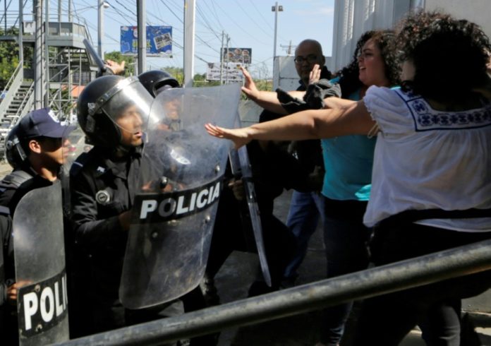 Allanan una televisión opositora en Nicaragua y detienen al director