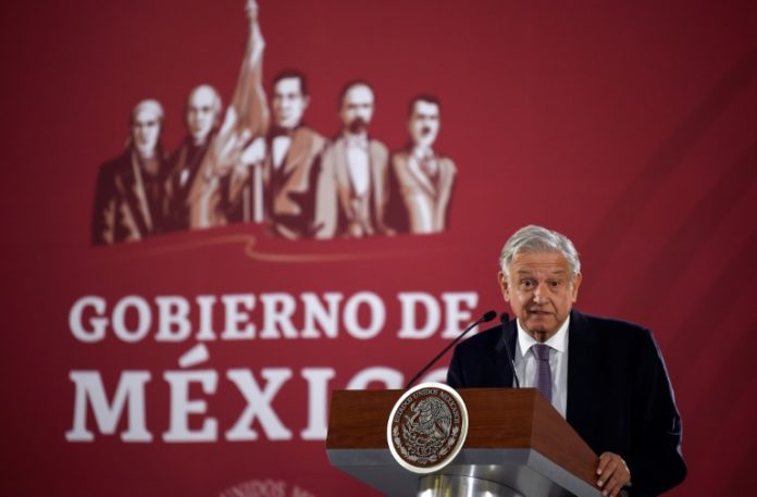 Burocrátas de México temen hundirse en la austeridad de López Obrador