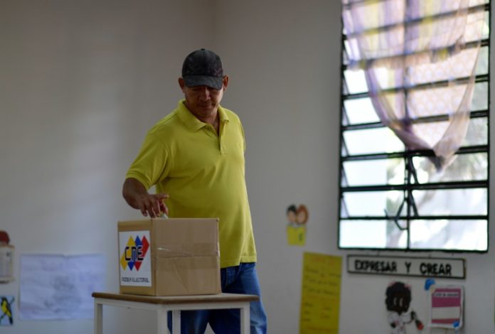 Centros de votación desiertos marcaron elección de concejales en Venezuela