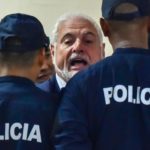 Corte panameña declina ahora juzgar por espionaje a expresidente Martinelli