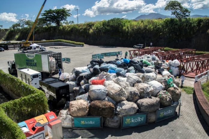 Costa Rica aspira a marca mundial en recolección de plástico reciclable