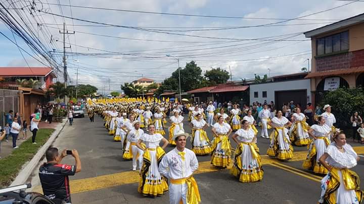 Costarricenses listos para participar en Desfile de las Rosas 2019
