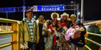 Ecuador alarga hasta fin de enero emergencia migratoria para atender a venezolanos