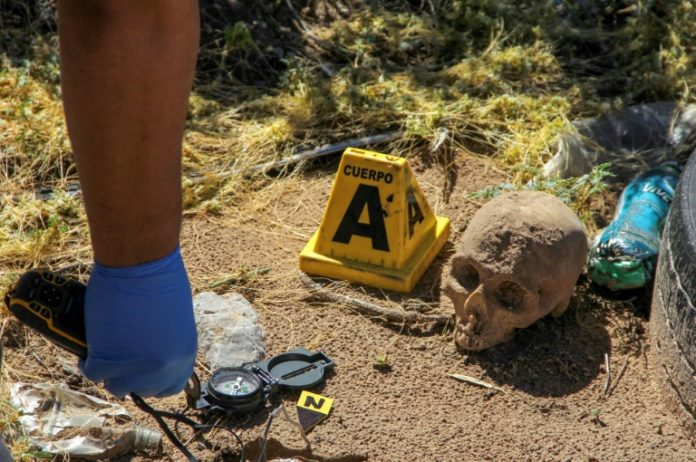 En la violenta Ciudad Juárez, los peritos rehidratan cadáveres para identificarlos