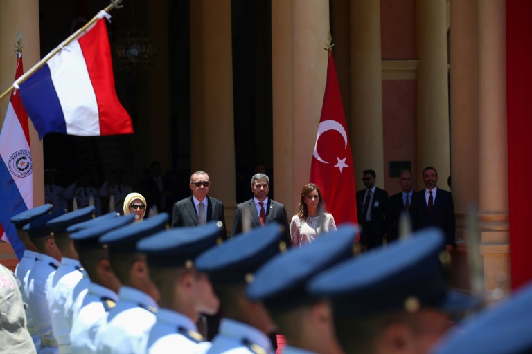 Erdogan se compromete a firmar acuerdo antiterrorista con Paraguay