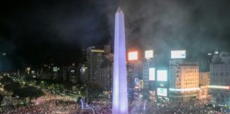 Estallido de alegría y celebración rojiblanca en Buenos Aires