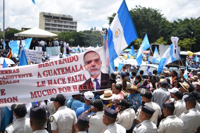 Guatemala retira inmunidad y ordena salida de funcionarios de misión antimafias de ONU