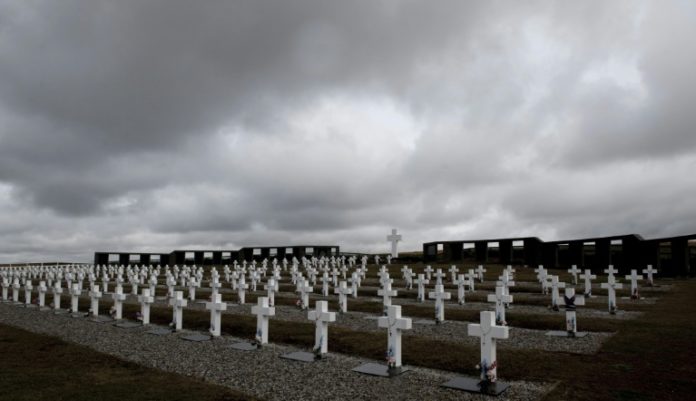 Indagarán a 18 militares argentinos por torturas en Guerra de Malvinas