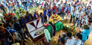 Indígenas despiden a otro de sus líderes asesinado en Colombia