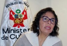 Ministra peruana renuncia por contrato ganado por su mano derecha