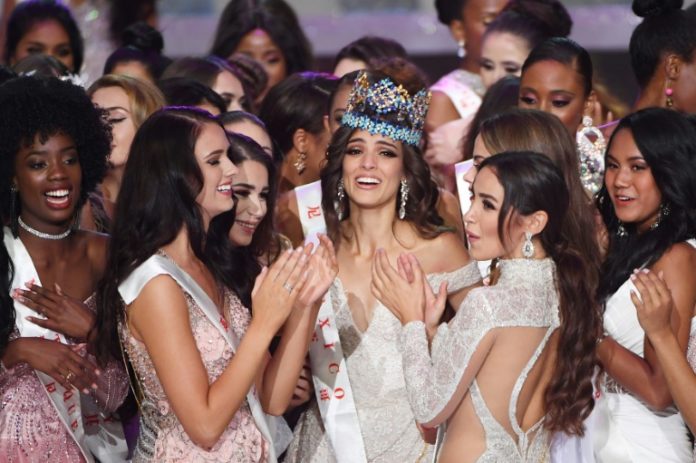 Modelo mexicana voluntaria de ONG para migrantes coronada Miss Mundo
