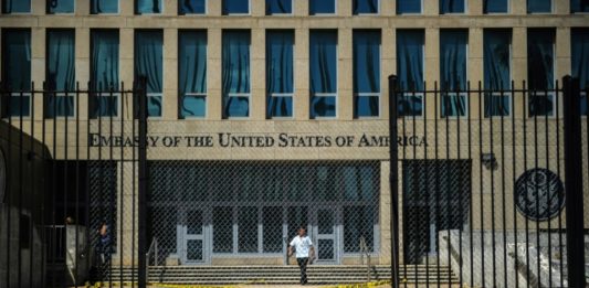 Más investigaciones y pocas respuestas sobre ataques sonoros a diplomáticos en Cuba