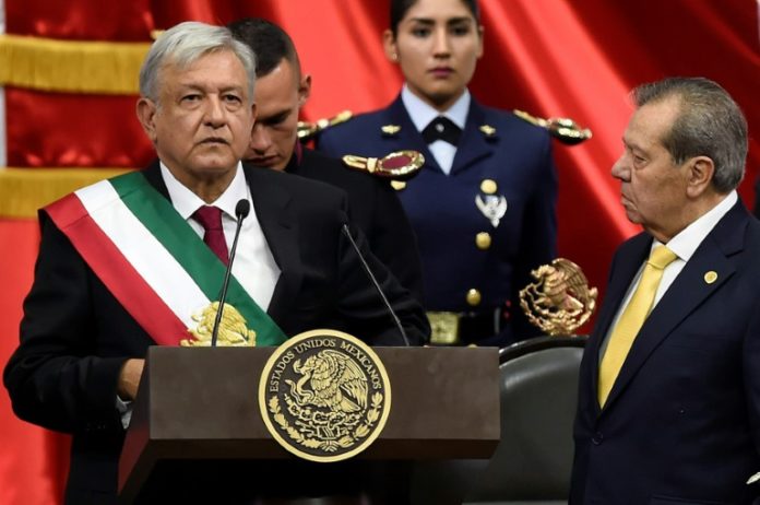 México inicia histórica alternancia con izquierdista López Obrador - Lopez obrador