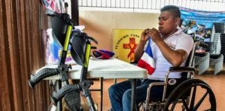 Panameños con VIH esperan que visita del papa abra ojos contra la discriminación