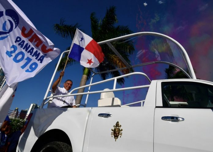 El papa viaja a Panamá para movilizar a los jóvenes ante la pobreza y la migración