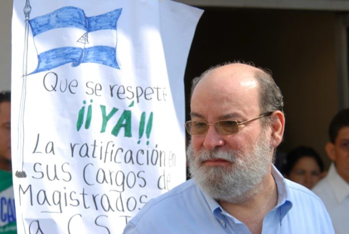 Exmagistrado teme guerra civil en Nicaragua si Ortega se aferra al poder