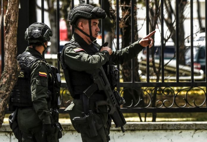 FACT-CHECK: Inconsistencias de la versión oficial del atentado del 17E en Colombia