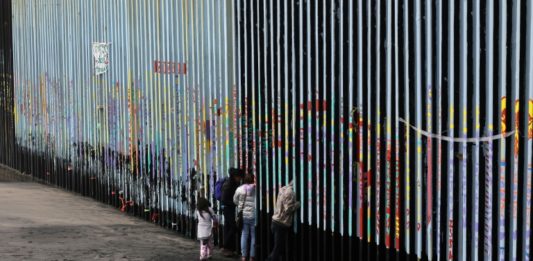 La separación de familias migrantes en EEUU afectó a 'miles' de niños más de lo que se creía