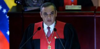 Magistrado del máximo tribunal de Venezuela deserta y huye al exterior