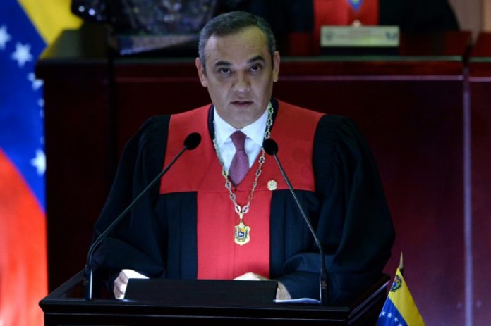 Magistrado del máximo tribunal de Venezuela deserta y huye al exterior