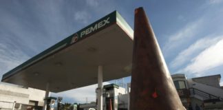 México lanza planes sociales para combatir robo de gasolina