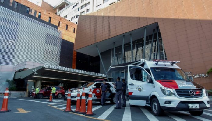 Presidente Bolsonaro llega a Sao Paulo para cirugía abdominal