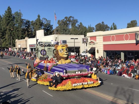 Sabor latino en el Desfile de las Rosas 2019