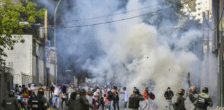 Suben a 26 los muertos en disturbios de esta semana en Venezuela, según ONG