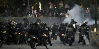 Trece muertos en disturbios en Venezuela en dos días (ONG)