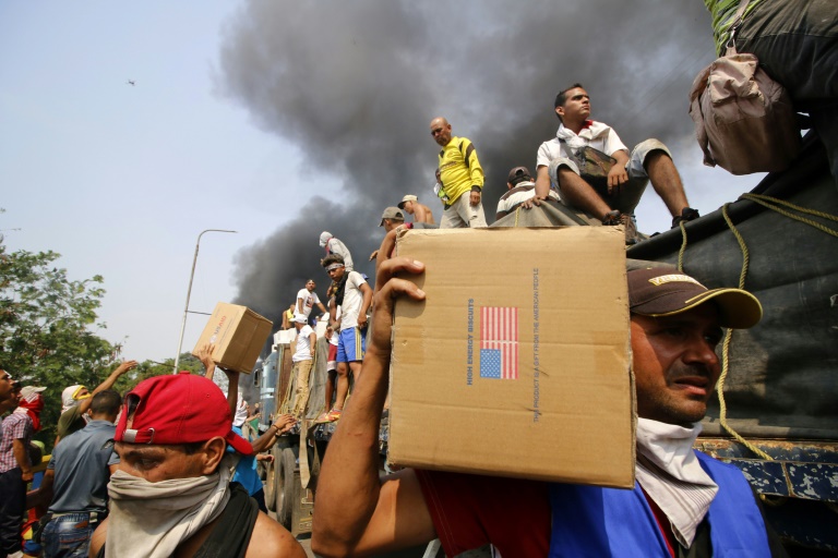 Ayuda humanitaria para Venezuela se repliega tras violento bloqueo de militares