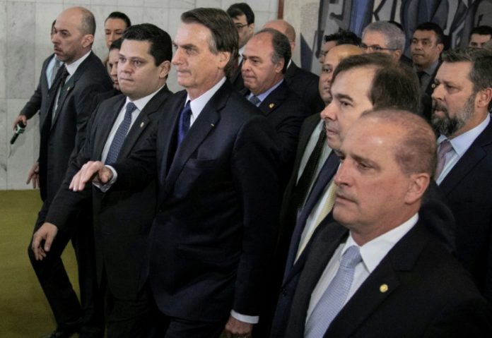 Bolsonaro lanzó reforma de jubilaciones que busca equilibrar las cuentas de Brasil