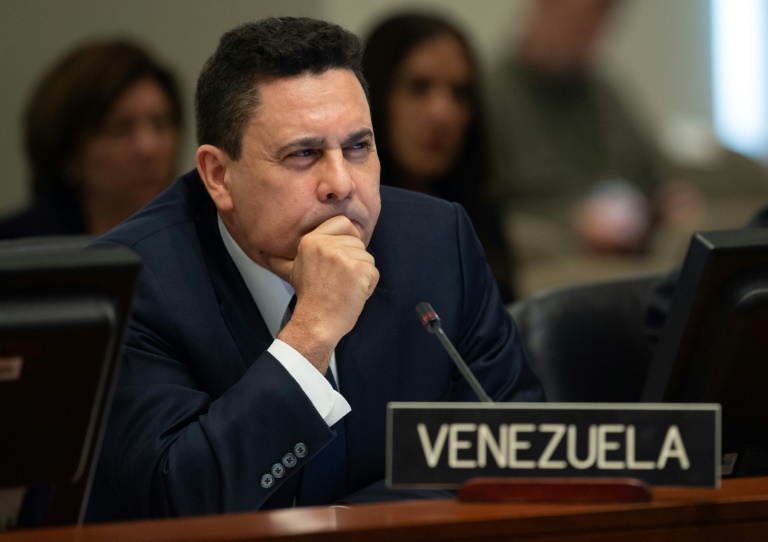 EEUU presiona a Venezuela con nuevas sanciones y prepara avión militar con ayuda